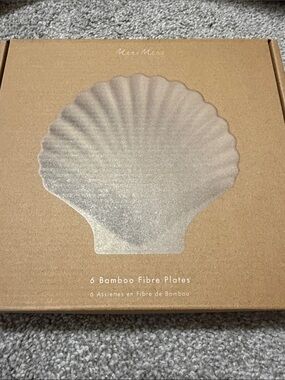 Meri Meri Bamboo Beige Shell Plates